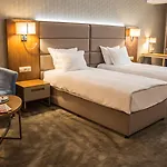 голдън тюлип 4*
