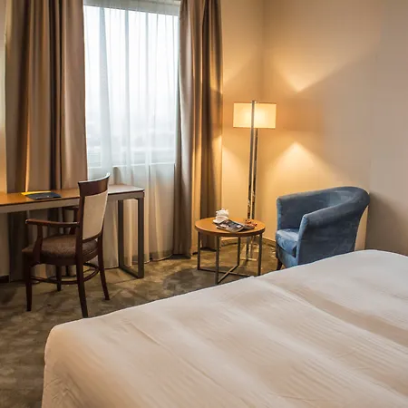 Golden Tulip Szálloda