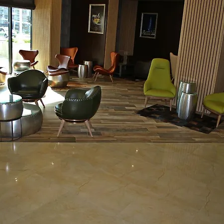 Golden Tulip Szálloda