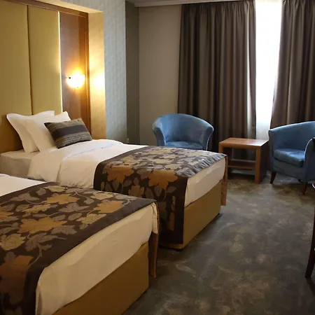 Golden Tulip 4*