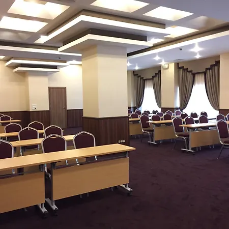 Hotel Golden Tulip 4*