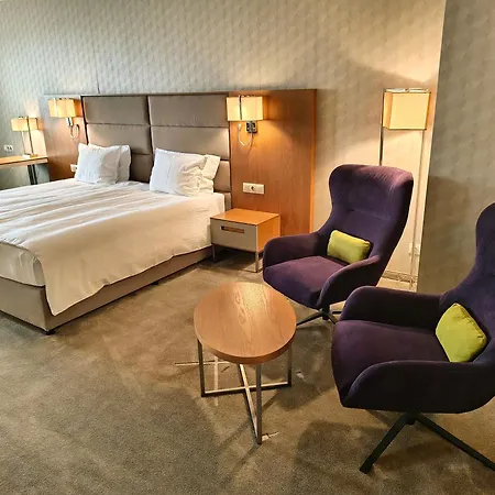 Golden Tulip Hotel 4*