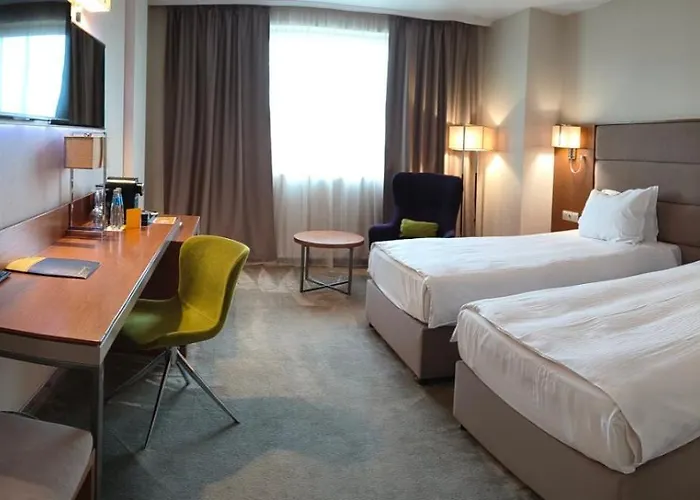 Hotel Golden Tulip 4*